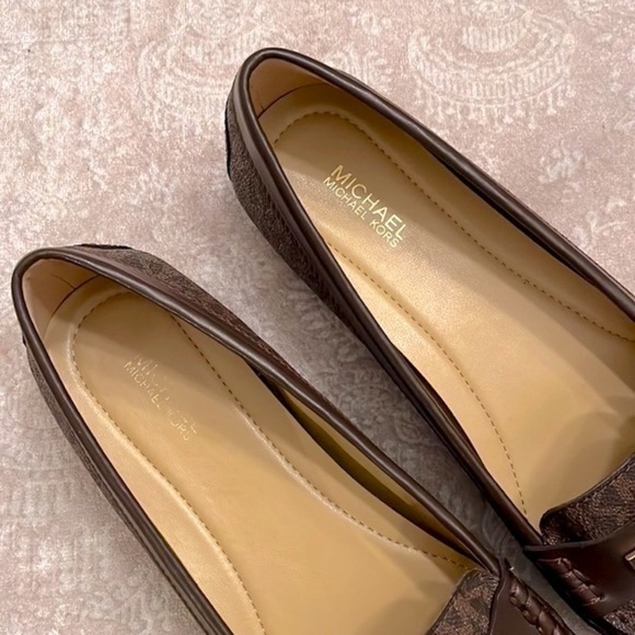 Brand New Michael Kors Brown Loafers Slip On Flats w/ Gold Tone Metal Logo Bar - Picture 6 of 16